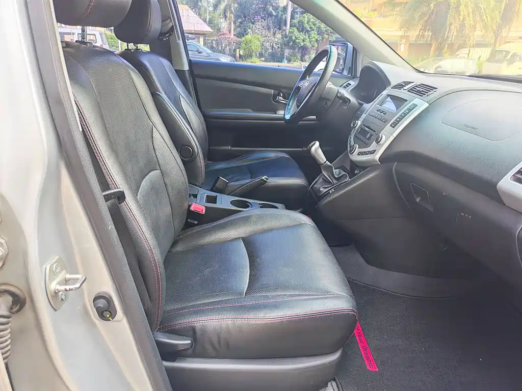 BYD S6 2014 2.0L MT Luxury 7 мест