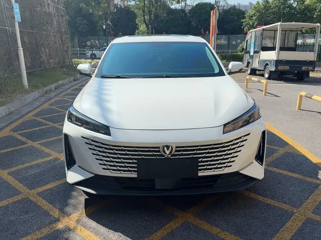 Changan Yida — миниатюра 2