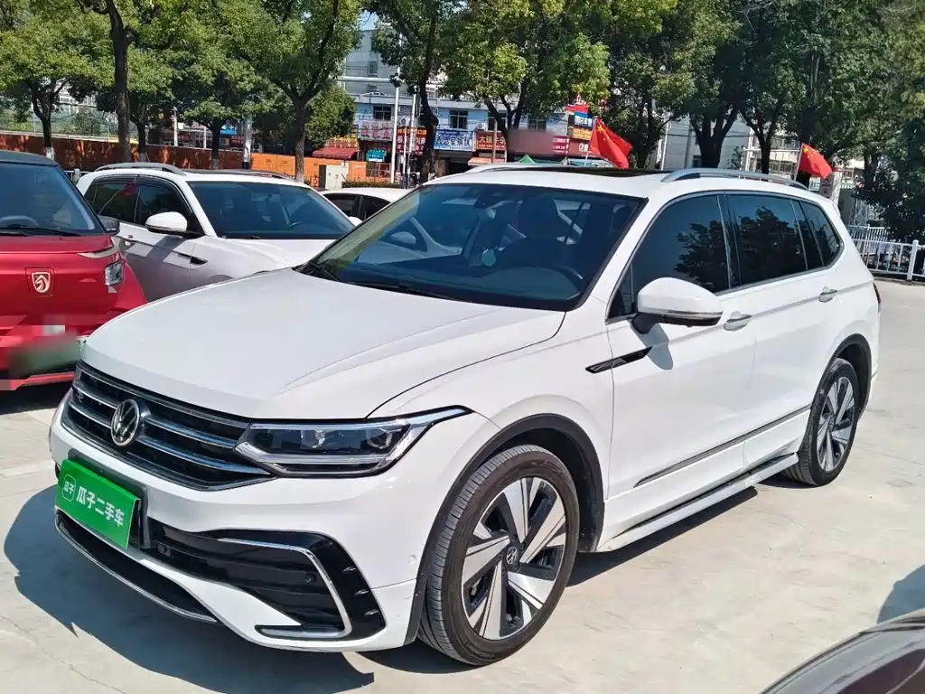 Volkswagen Tiguan L — миниатюра 2