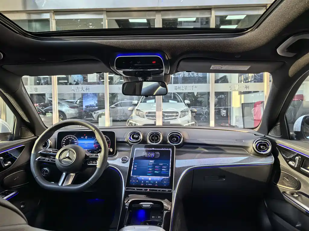 Mercedes-Benz C-Class — миниатюра 13