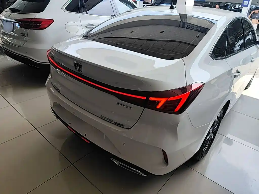 Changan Eado — миниатюра 7