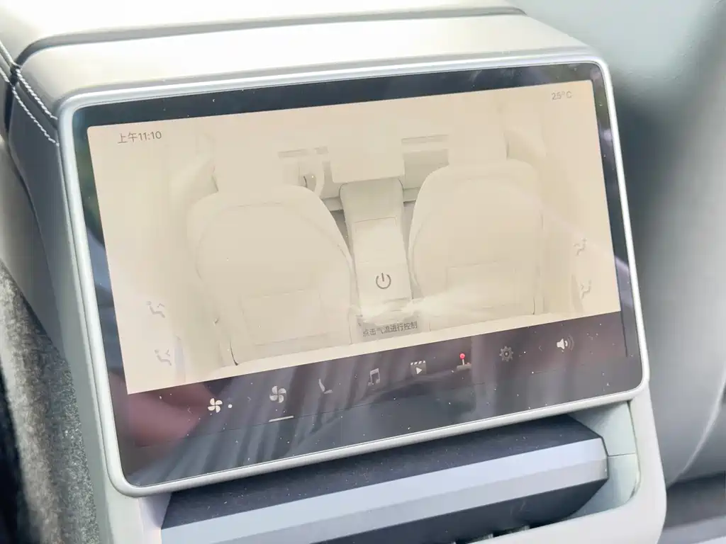 Tesla Model 3 — миниатюра 13