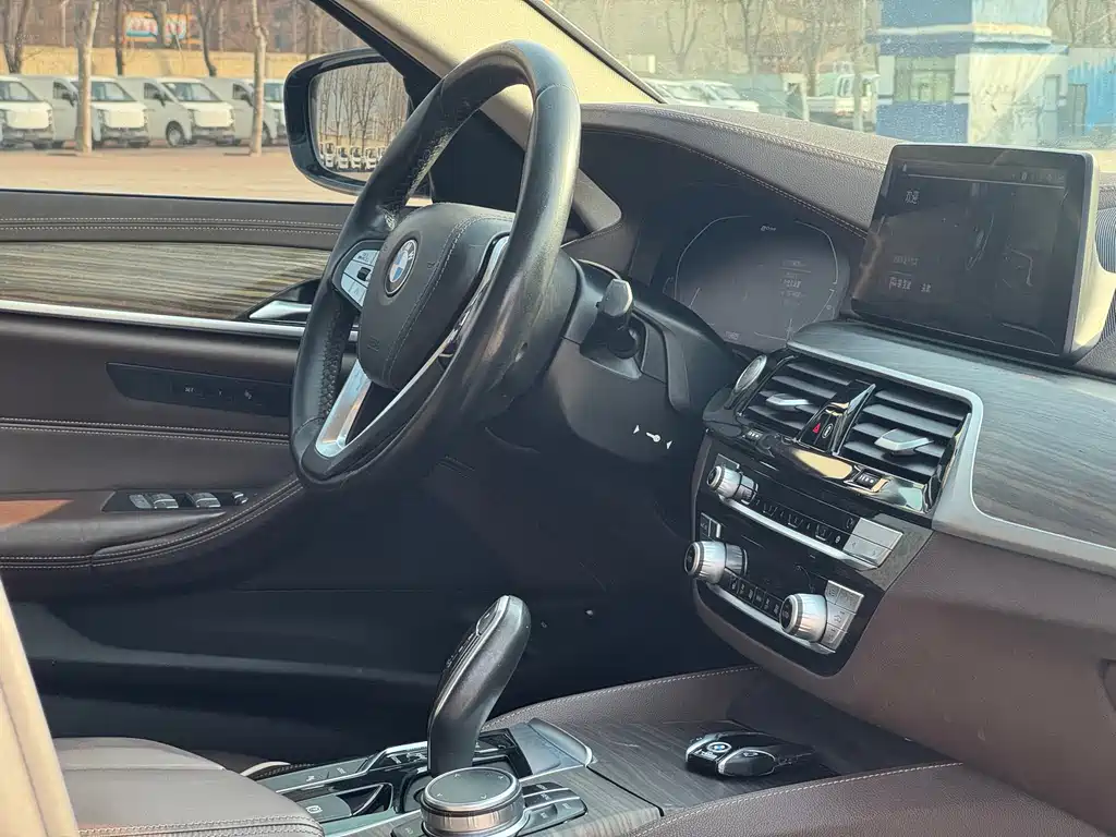 BMW 5 Series New Energy - фото 13