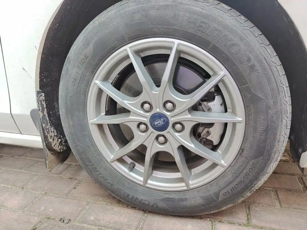 Ford Focus — миниатюра 8