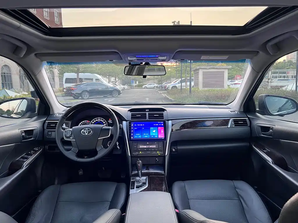Toyota Camry — миниатюра 16