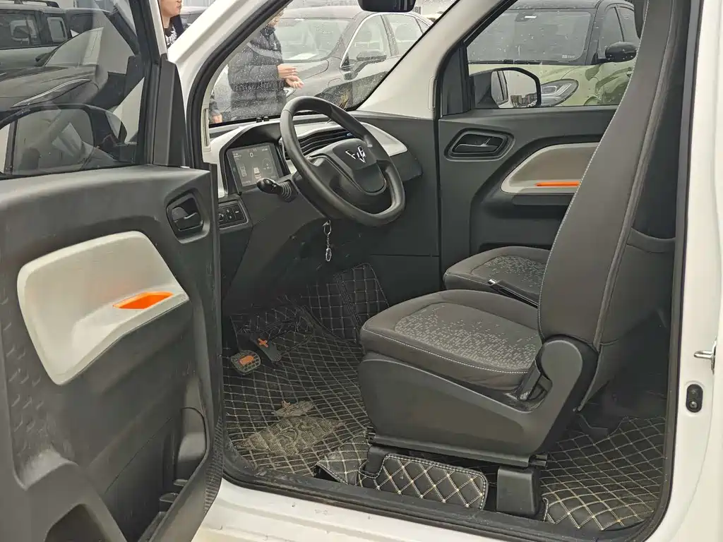 Wuling MINIEV — миниатюра 7