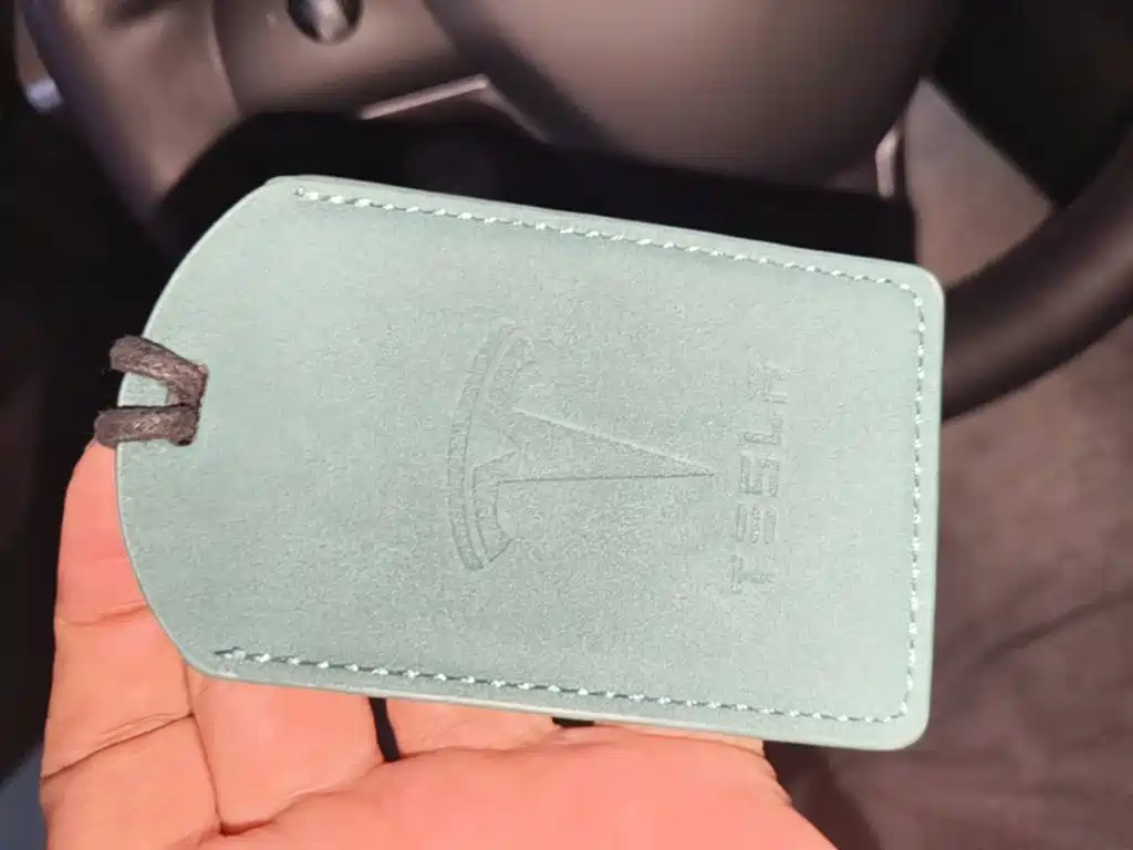 Tesla Model 3 — миниатюра 9