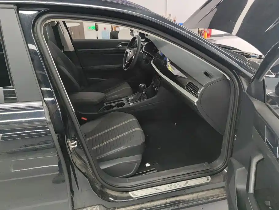 Volkswagen Lavida — миниатюра 8