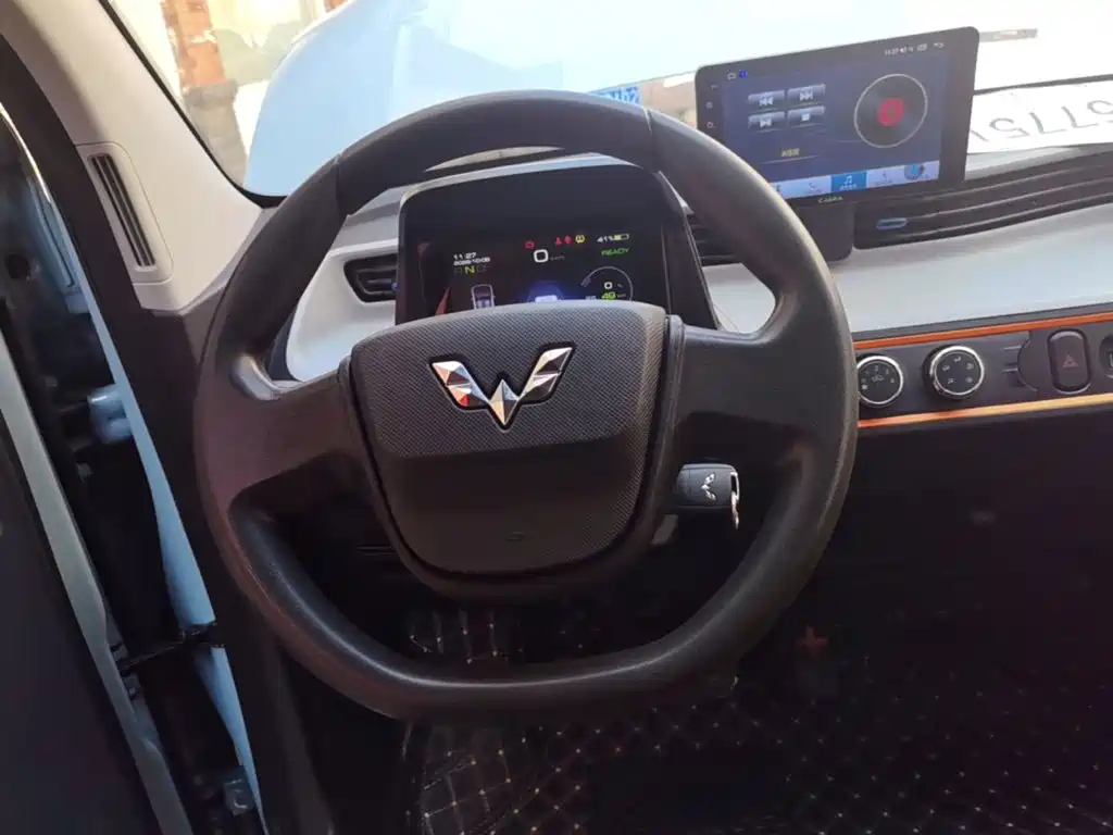 Wuling MINIEV — миниатюра 11