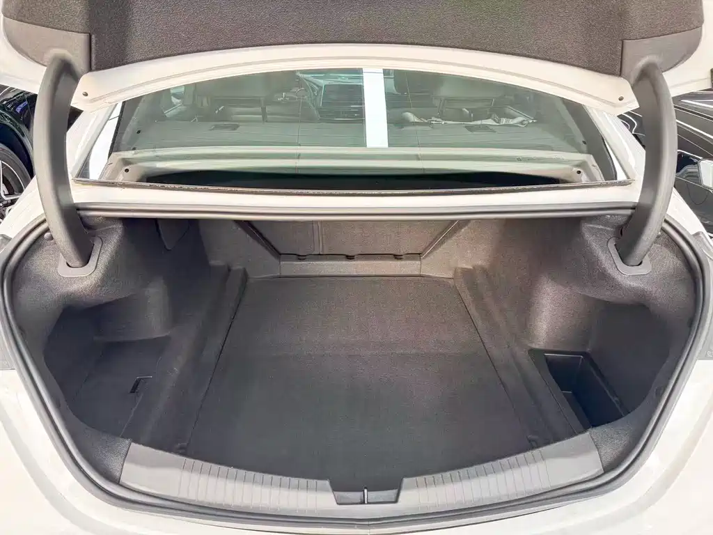 Cadillac CT5 — миниатюра 19