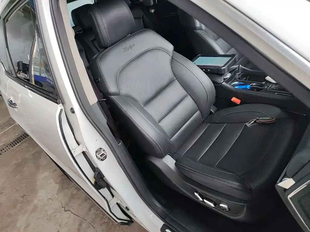 Zotye T600 Coupe — миниатюра 25