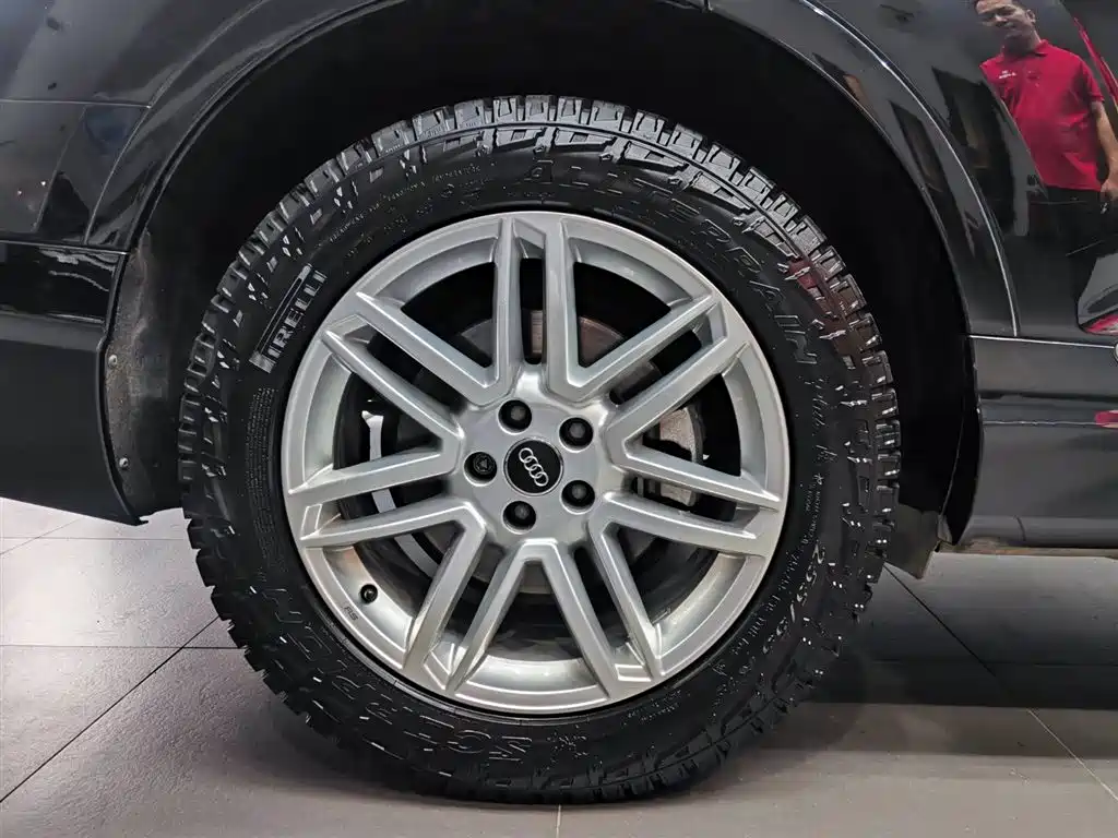 Audi Q7 — миниатюра 13
