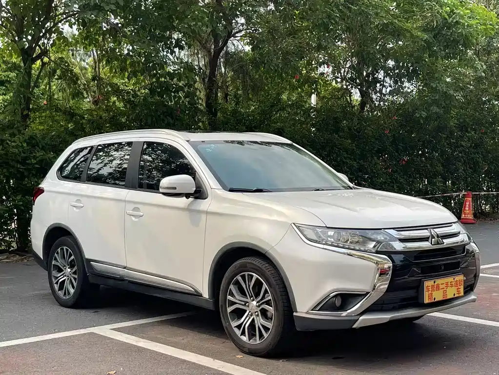 Mitsubishi Outlander — миниатюра 3