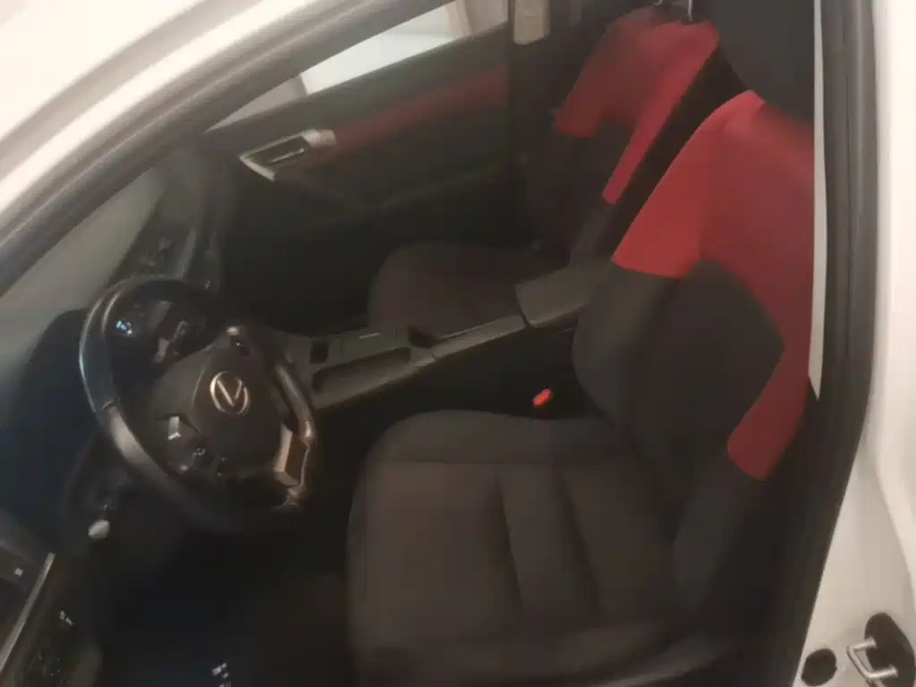 Lexus CT — миниатюра 15