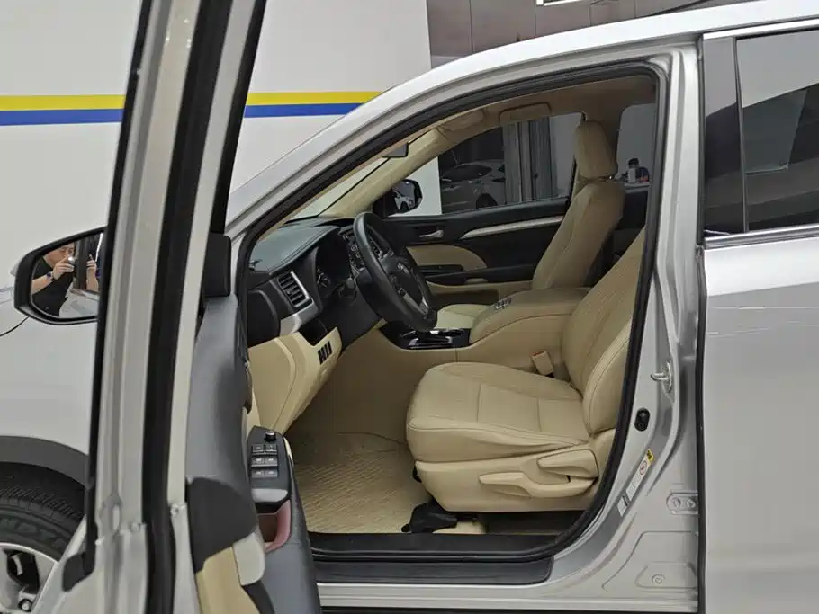 Toyota Highlander — миниатюра 9