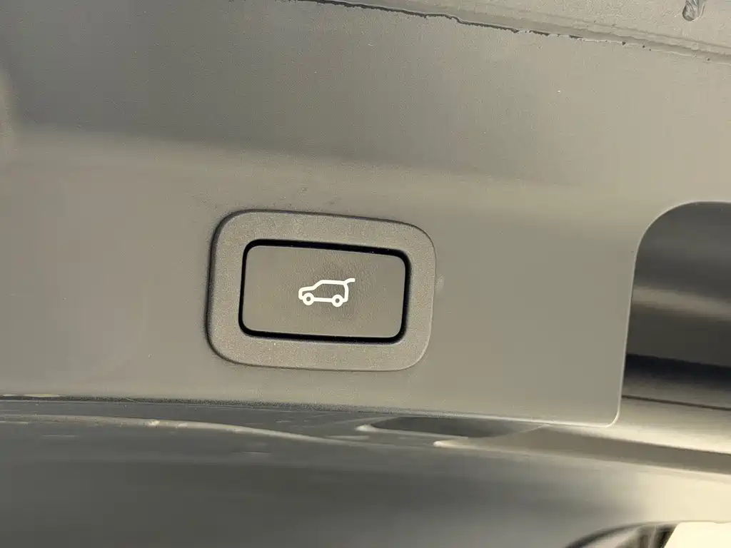 Jaguar F-PACE — миниатюра 34