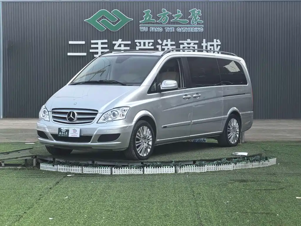 Mercedes-Benz Viano 2013