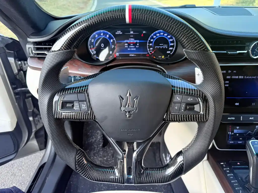 Maserati Quattroporte — миниатюра 18