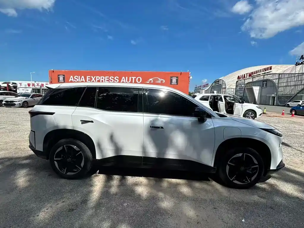 Toyota bZ3X — миниатюра 2