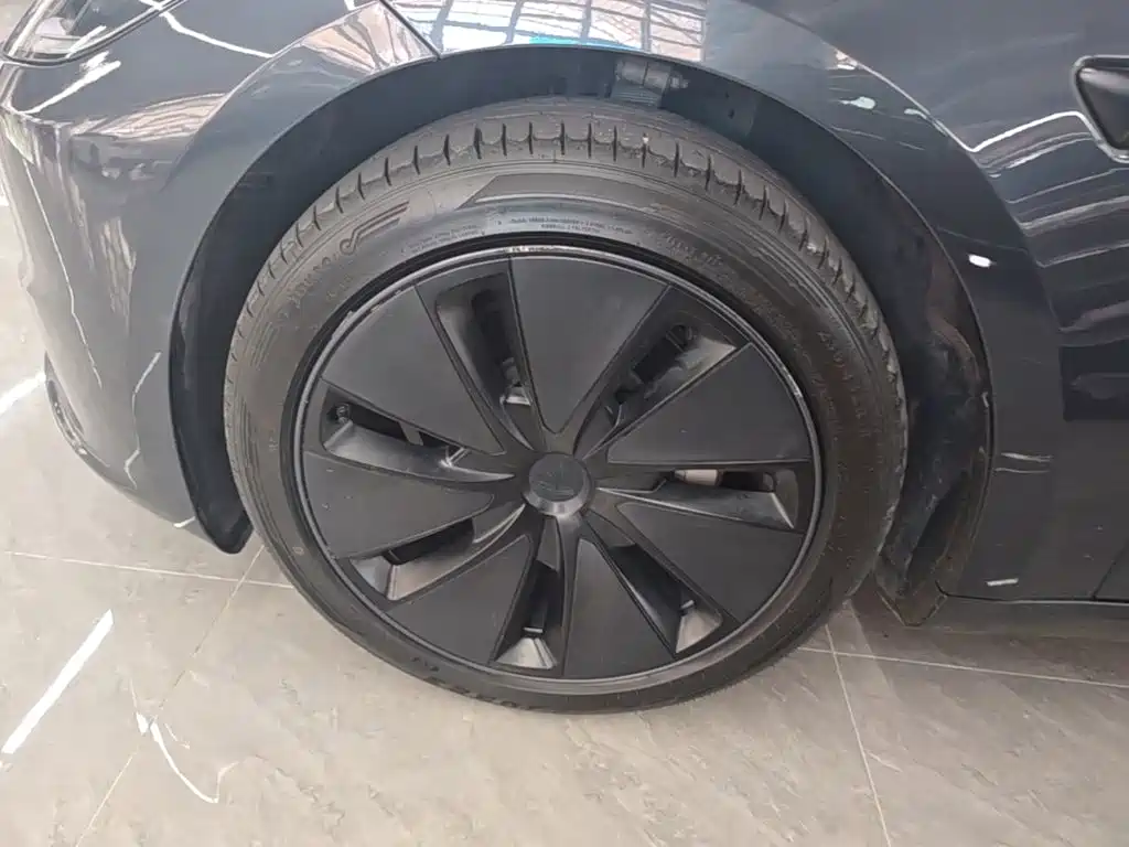 Tesla Model 3 — миниатюра 23