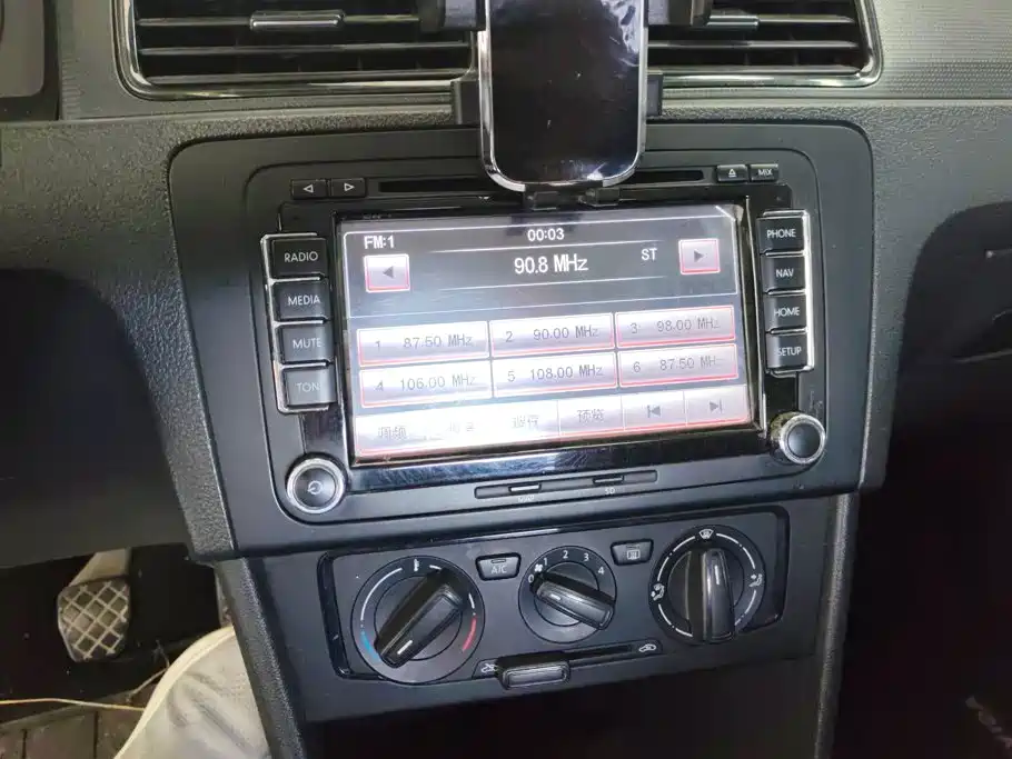 Volkswagen Santana — миниатюра 13