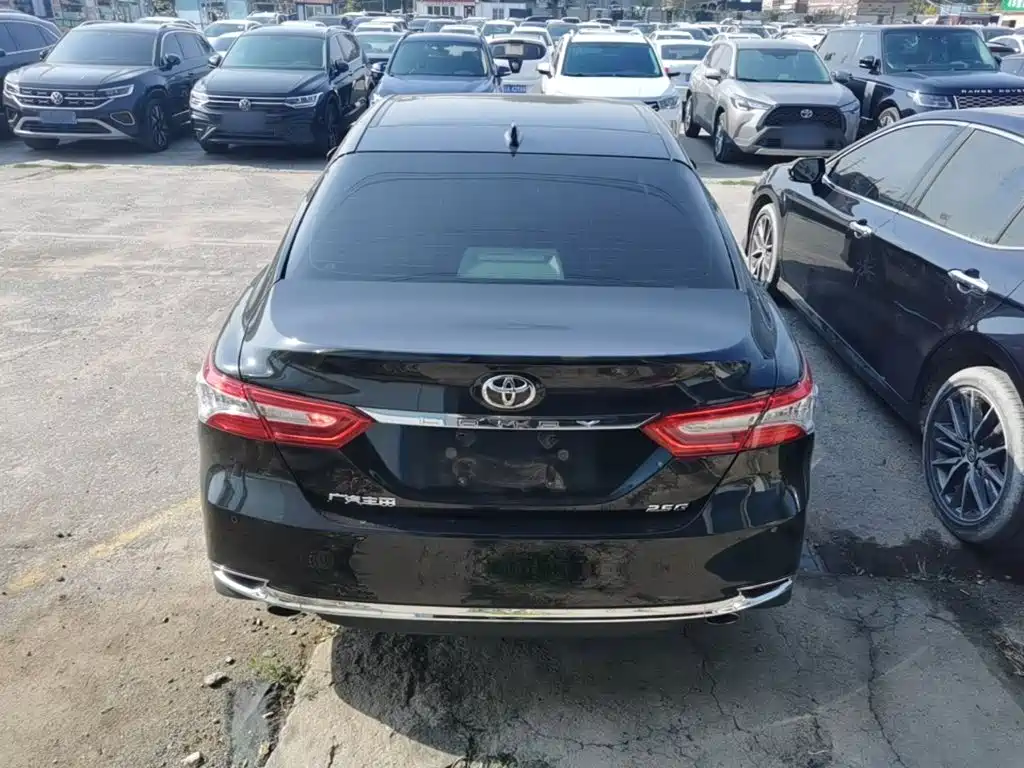 Toyota Camry — миниатюра 6