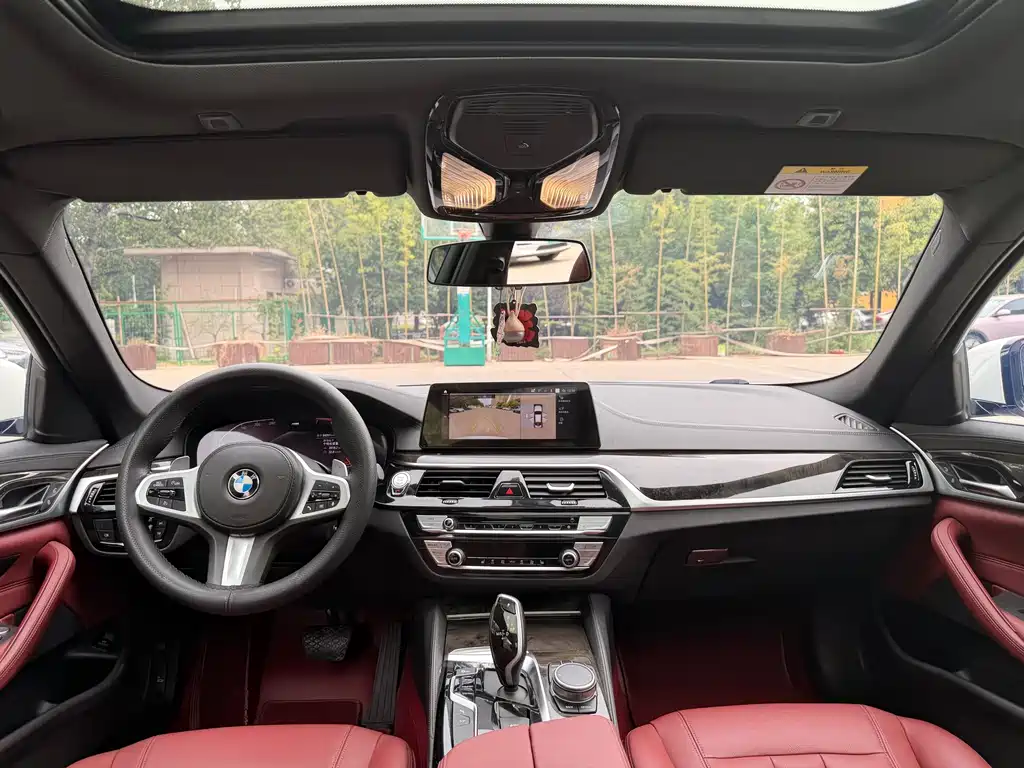 BMW 5 Series — миниатюра 8