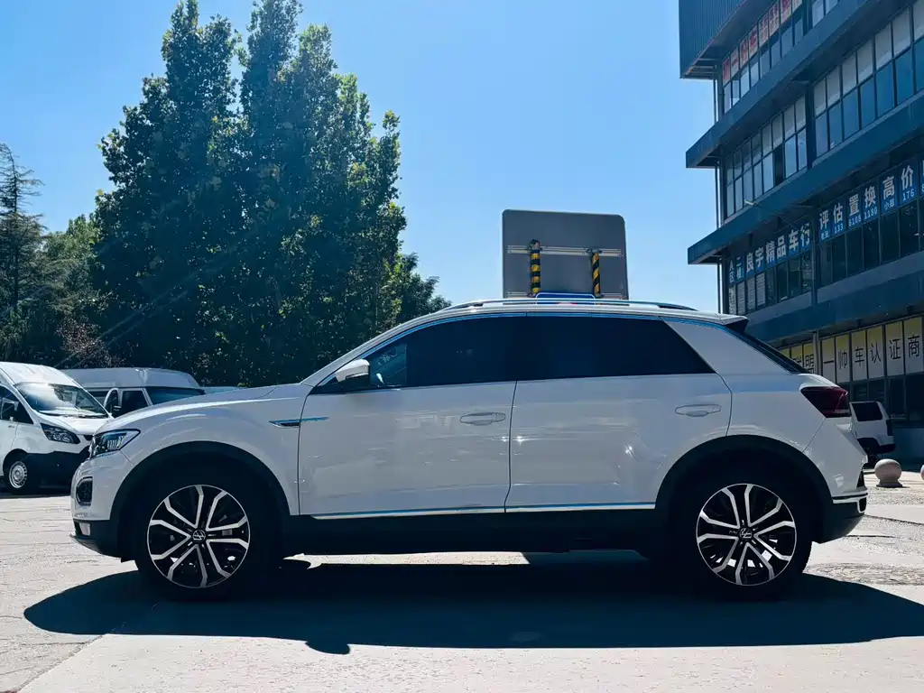 Volkswagen T-Roc — миниатюра 4