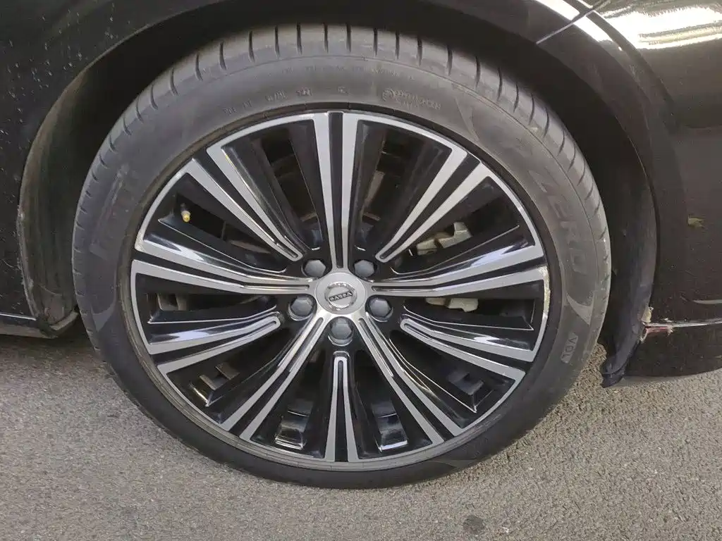 Volvo S90 — миниатюра 8