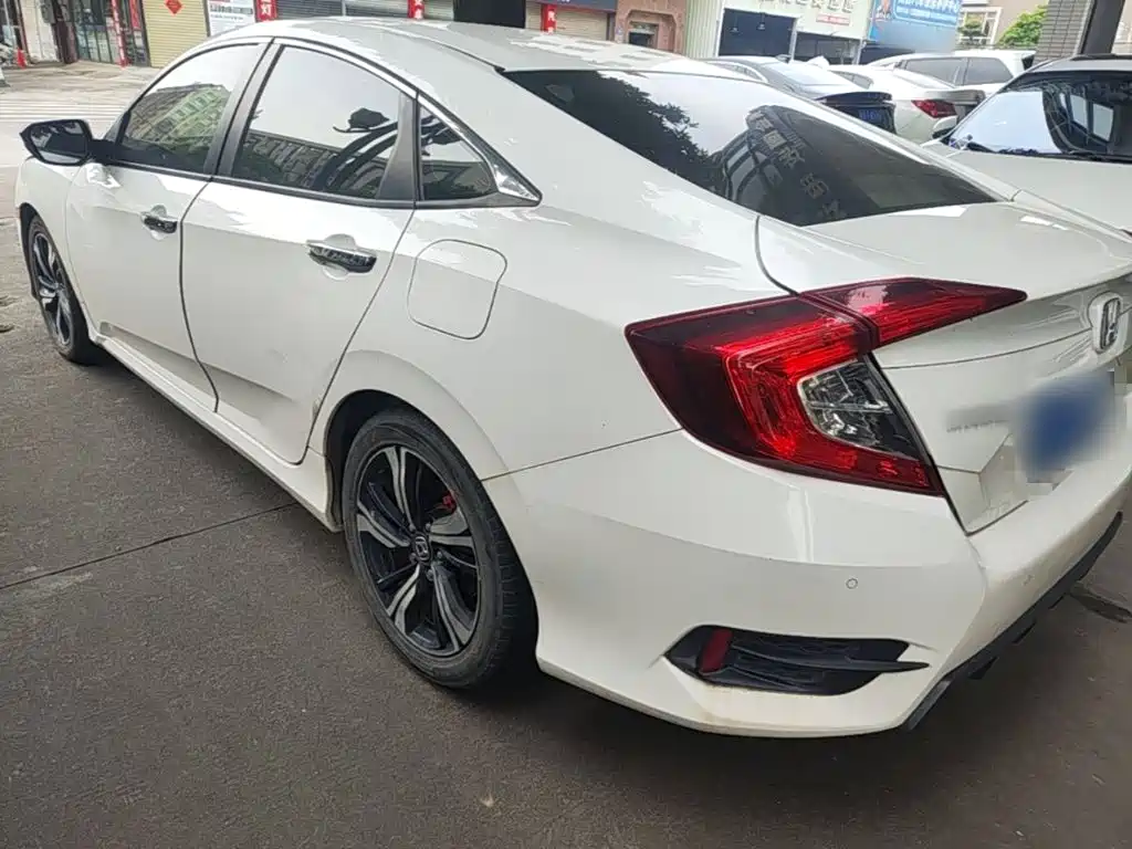 Honda Civic — миниатюра 5