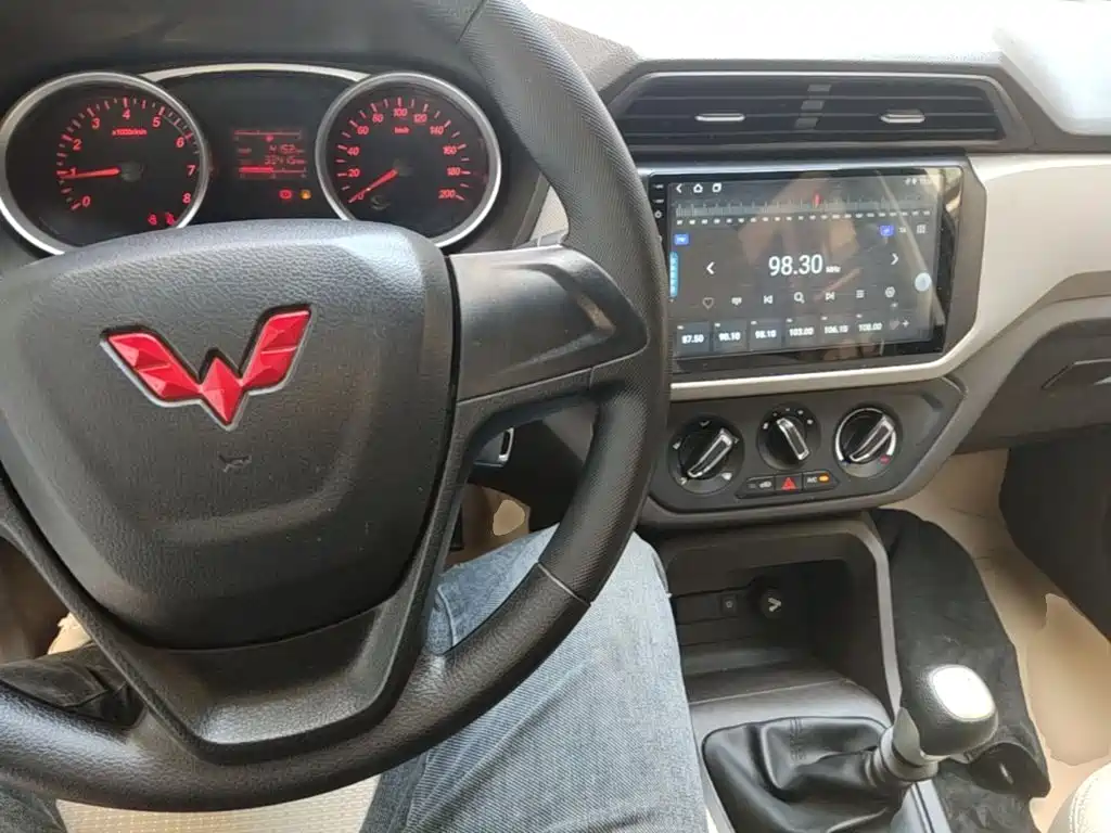Wuling Hongguang — миниатюра 10
