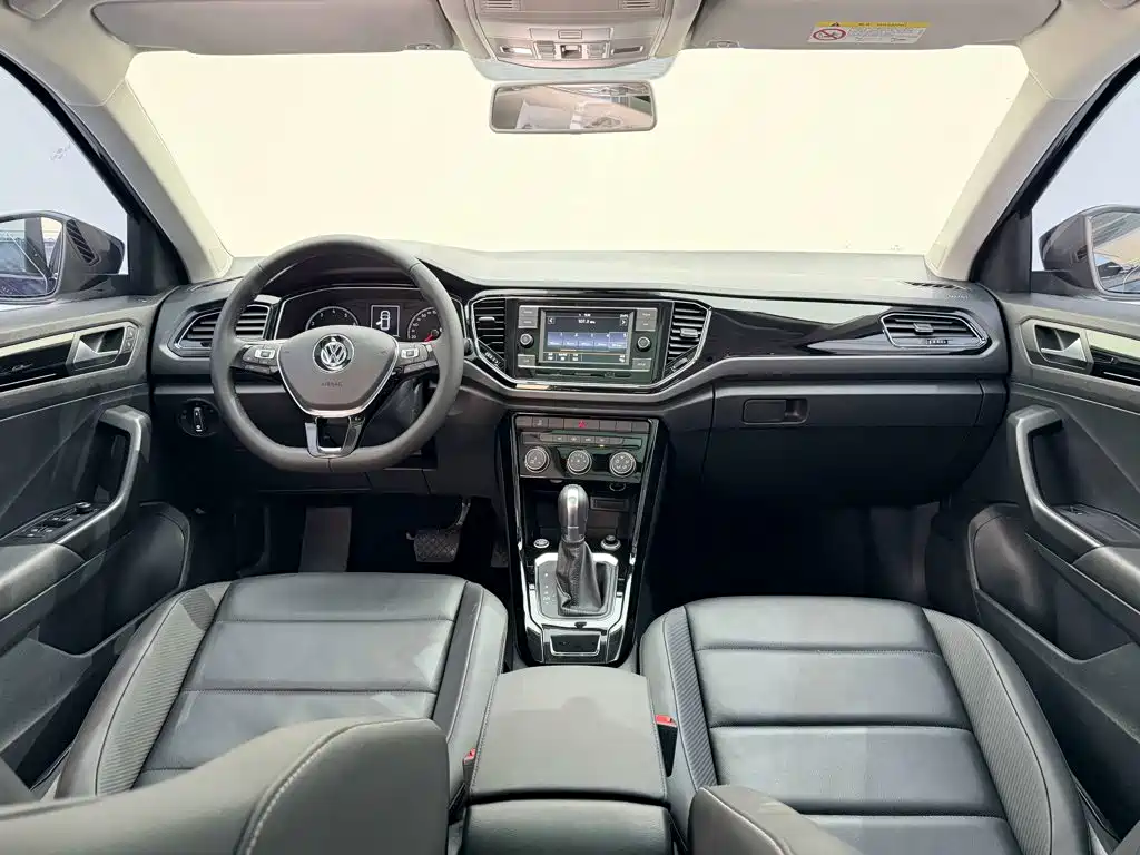 Volkswagen T-Roc — миниатюра 13