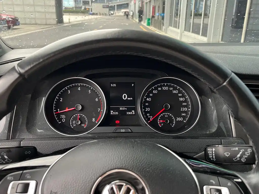 Volkswagen Golf 2017 230TSI AT Luxury
