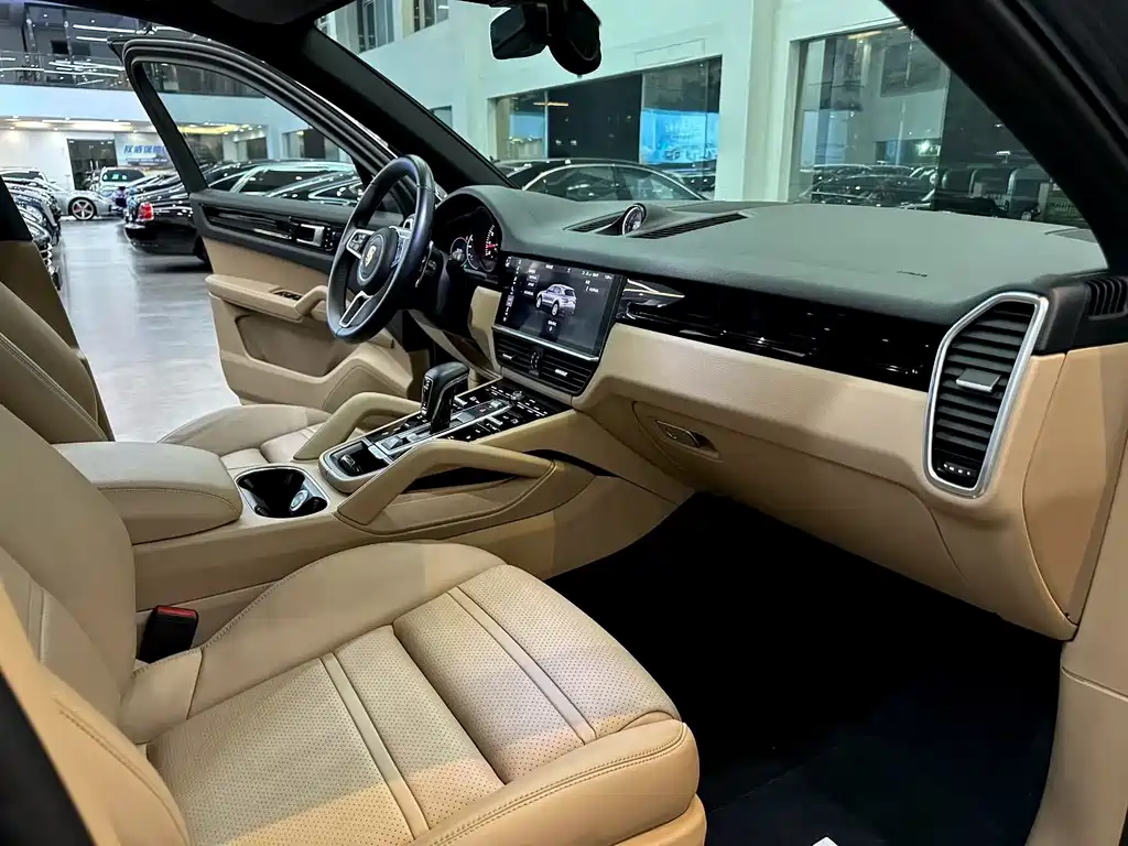 Porsche Cayenne — миниатюра 8
