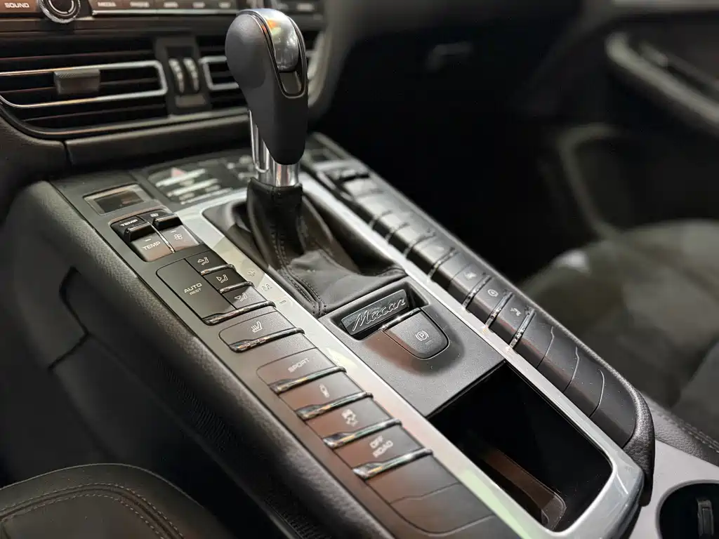 Porsche Macan — миниатюра 6