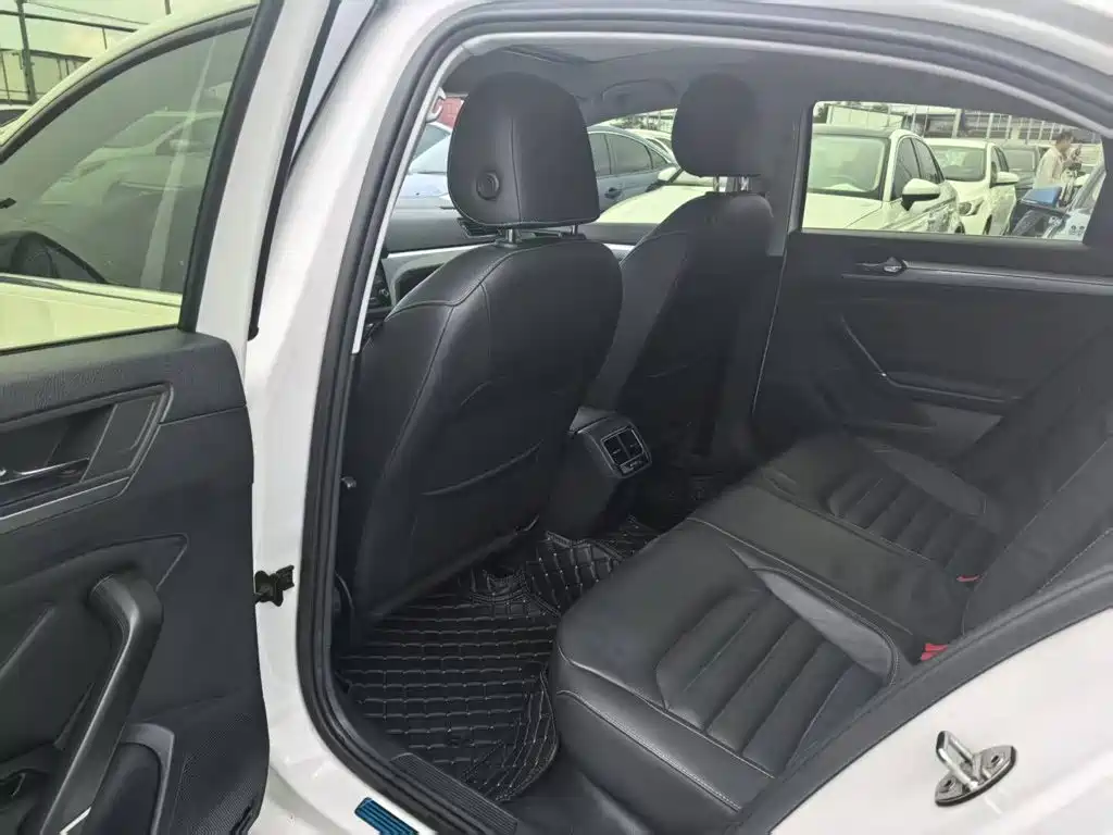 Volkswagen Lamando — миниатюра 10