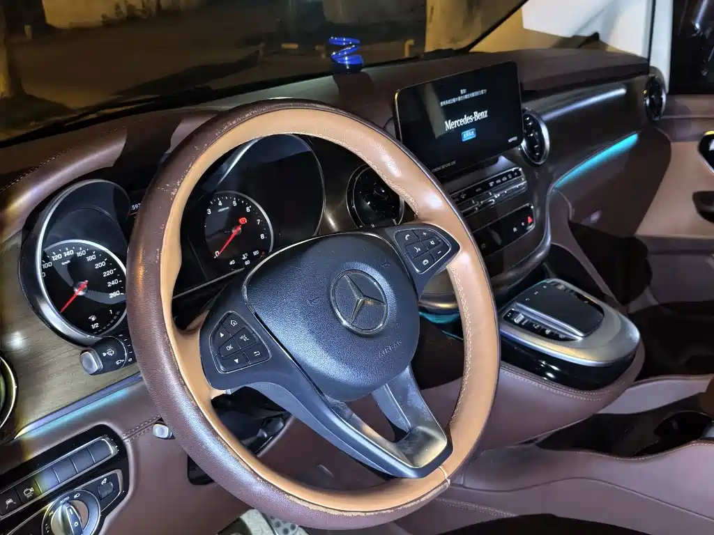 Mercedes-Benz V-Class — миниатюра 11