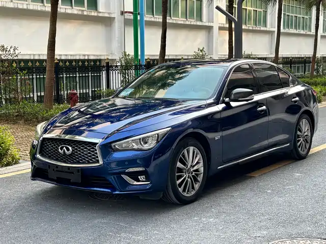 INFINITI Q50L