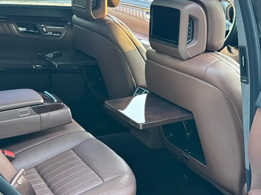 Mercedes-Benz S-Class — миниатюра 13