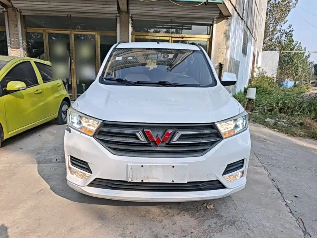 Wuling Hongguang — миниатюра 3