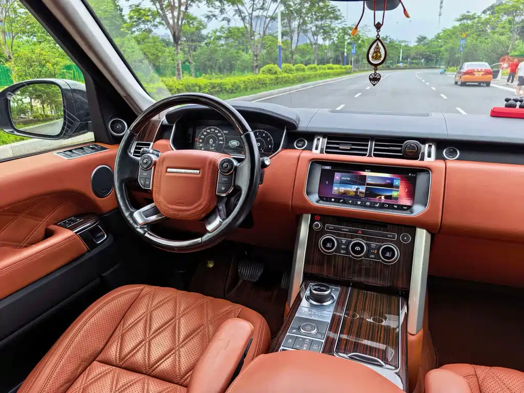 Land Rover Range Rover — миниатюра 9