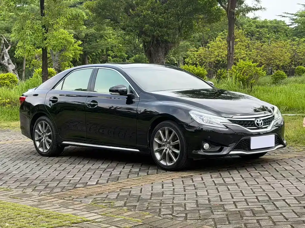 Toyota Reiz — миниатюра 3