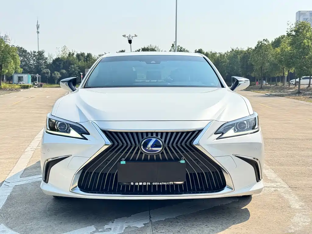 Lexus ES — миниатюра 2