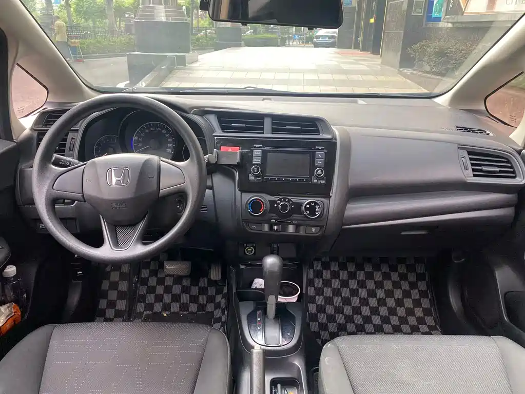 Honda Fit — миниатюра 9