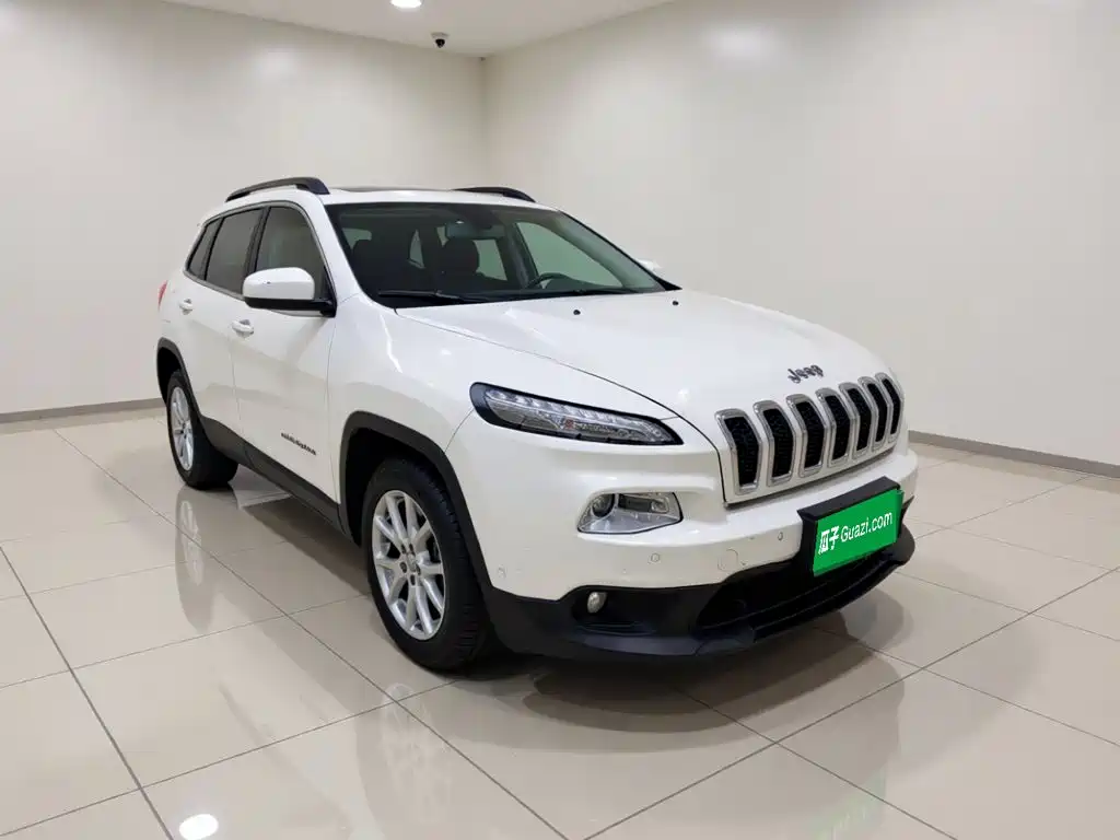 Jeep Cherokee — миниатюра 3