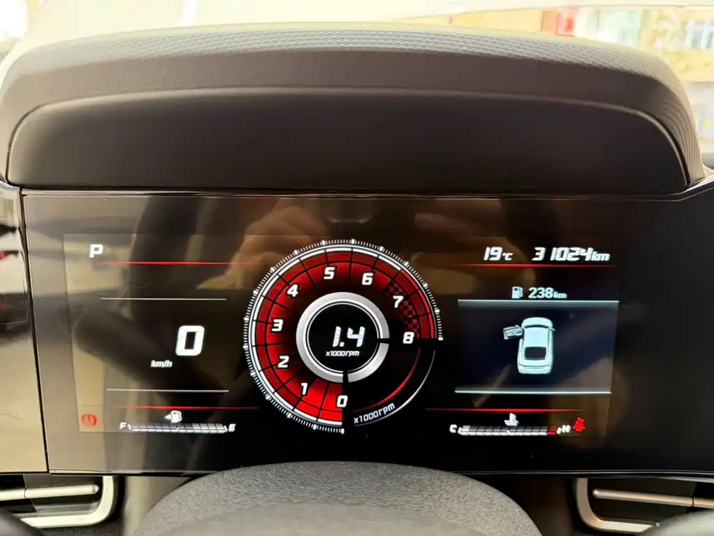 Hyundai Elantra — миниатюра 10