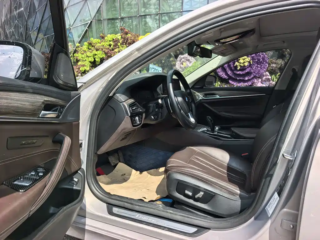 BMW 5 Series — миниатюра 14
