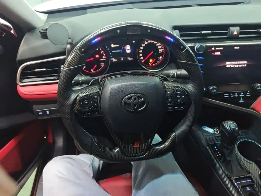 Toyota Camry — миниатюра 11