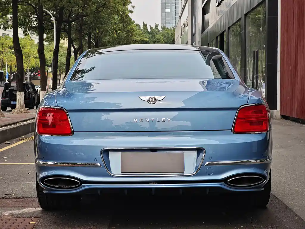 Bentley Flying Spur PHEV — миниатюра 25
