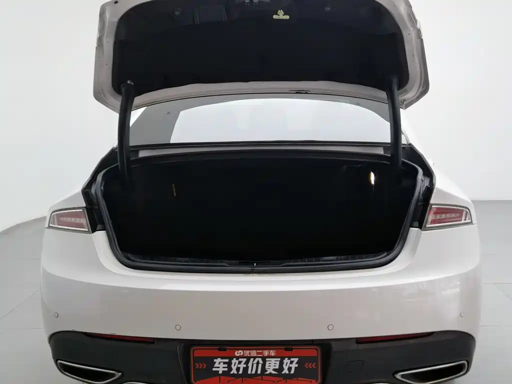 Lincoln MKZ — миниатюра 16